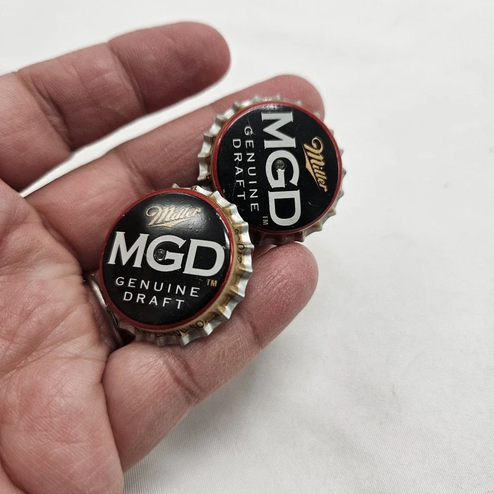 Lit Bottle Cap Hat Lapel Pin Miller MGD Genuine Draft Vintage Premium 90s Button